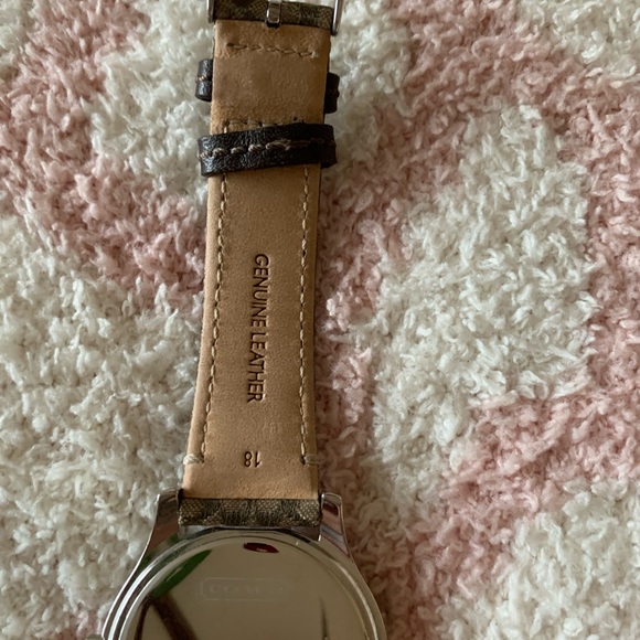 Coach Watch Women Gold Tone Round Logo Dial Date Leather - Picture 5 of 12